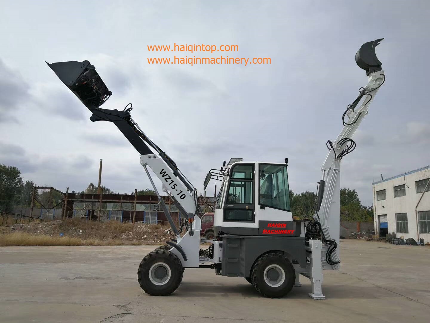 Mini excavator backhoe loader maintenance way